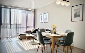 Private Apartment For 4 Guests And Parking